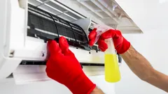 É possível limpar o ar condicionado sem recorrer a um técnico: este método remove 99% do pó